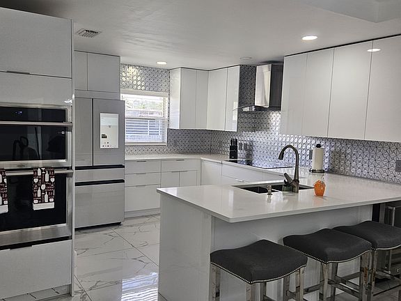3rd image of 3390 Randall Blvd