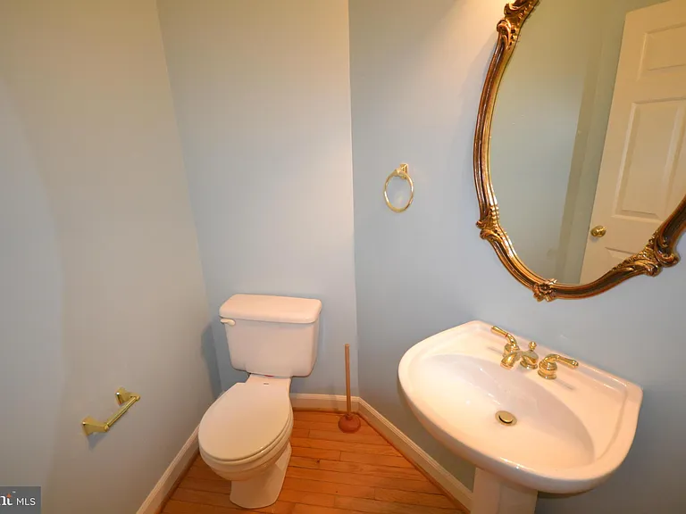 2236 Sussex Way — Photo 9