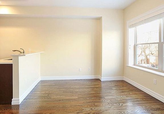 2nd image of 182 13th St #3F