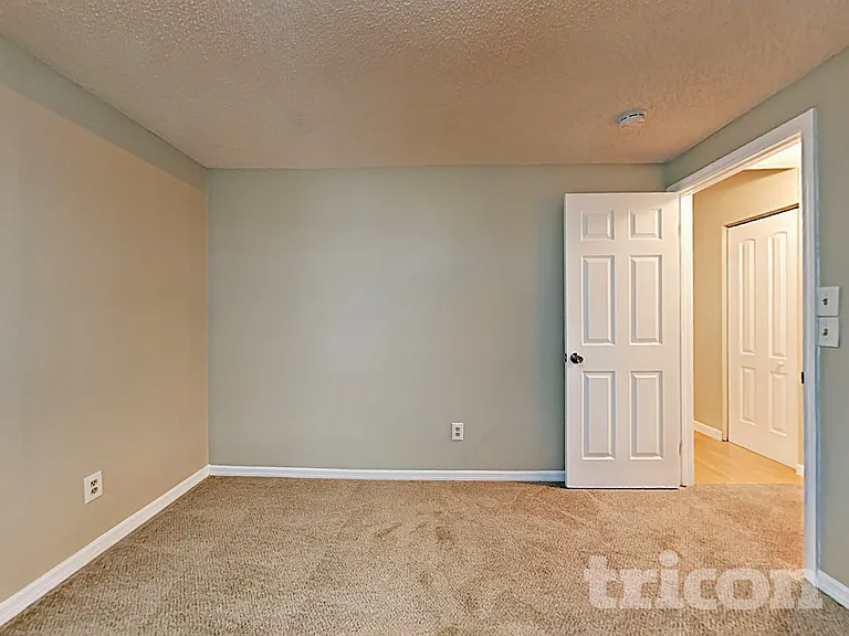 506 Emberwood Dr — Photo 14