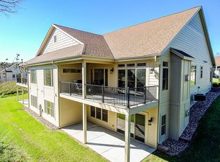 W127N7834 Riverview Ln #21, Menomonee Falls, WI 53051