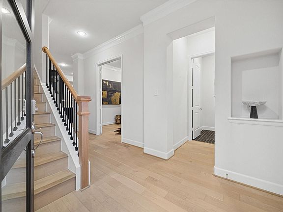 2nd image of 334 W 26th St