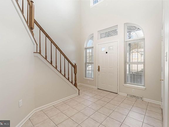 5th image of 2826 Oakwood Dr
