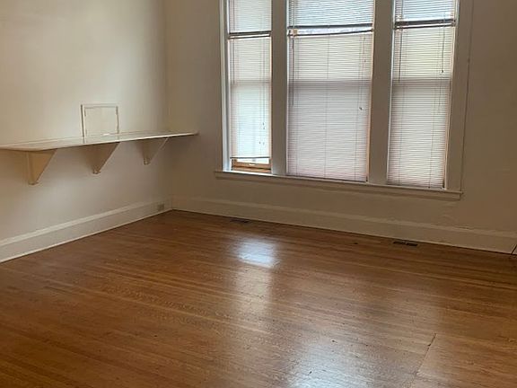 3rd image of 510 S Highland Ave APT 1