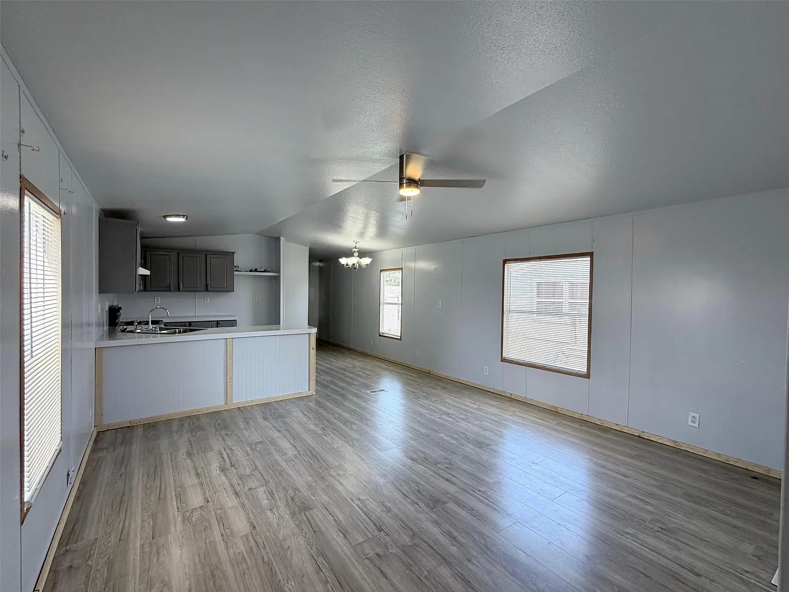 3 bed, 2.0 bath, 1216 sqft, $1,495 — Photo 3