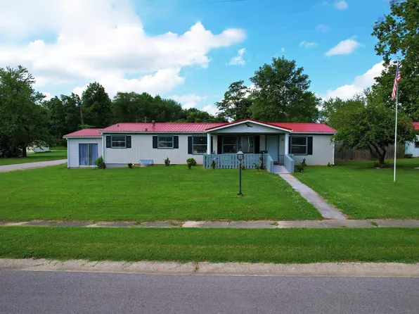 632 W 8th St, Bicknell, IN 47512