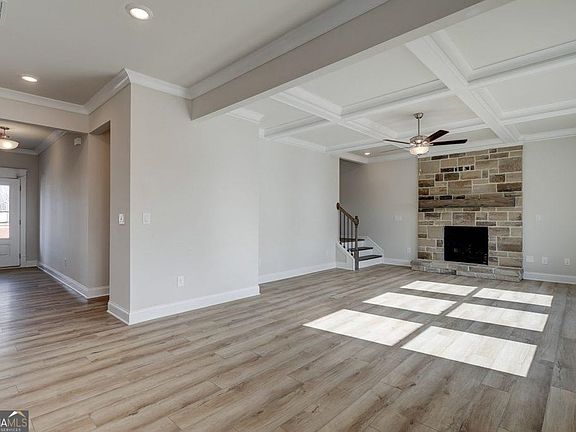 3rd image of 4566 Silver Oak Dr