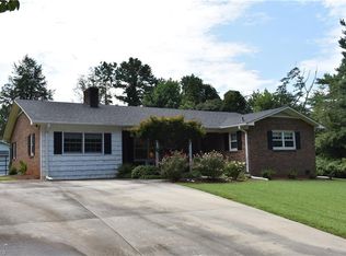 120 Catawba St, Elkin, NC 28621