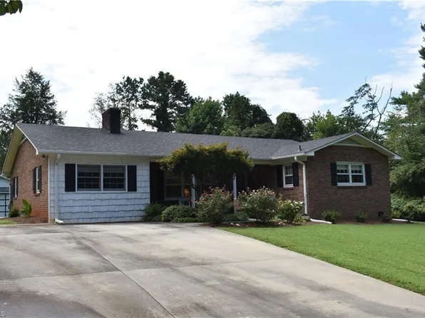 120 Catawba St, Elkin, NC 28621