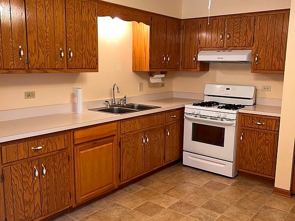 2nd image of 9150 W 95th St APT 1B