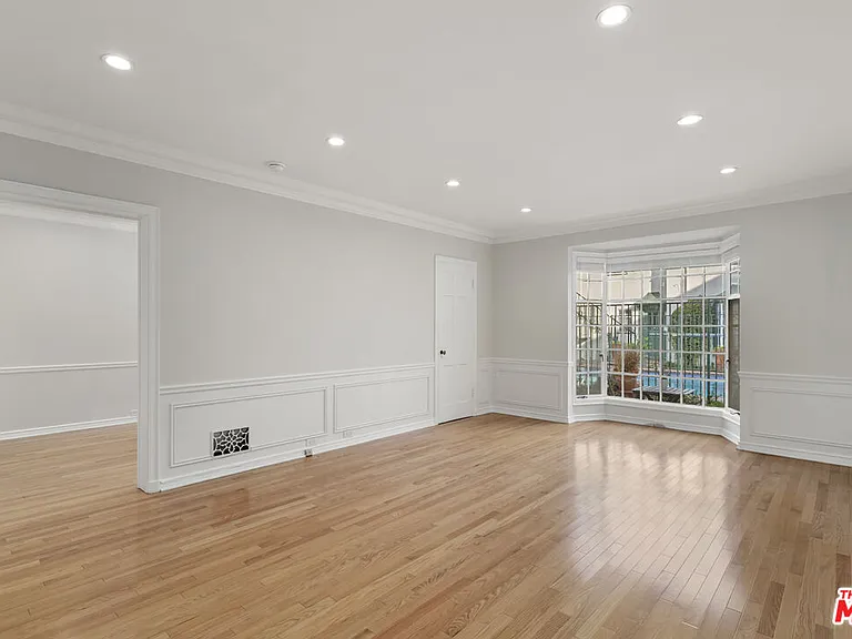 9768 W Olympic Blvd — Photo 7