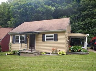 1520 Edgewood Rd, Beaver Falls, PA 15010