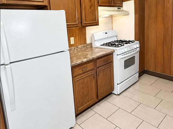 3rd image of 580 Campus St APT 101