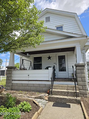 482 Railroad Ave Photo 1