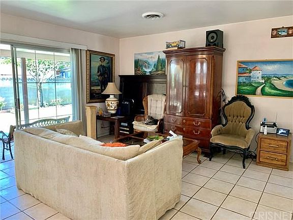 4th image of 8107 Cedros Ave