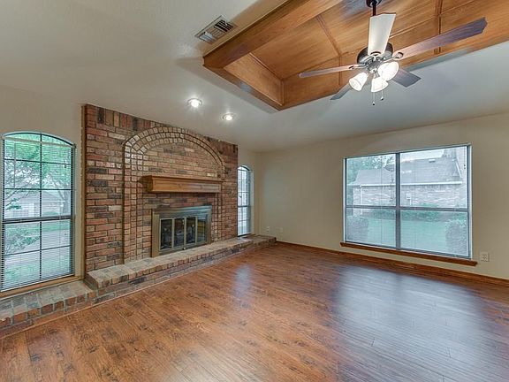 5th image of 525 Anglebluff Dr