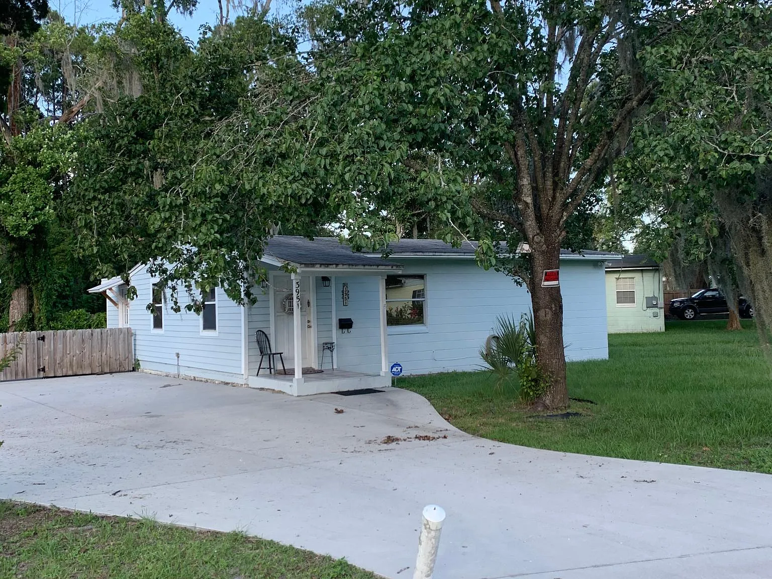 2 bed, 1000 sqft, $1,600 — Photo 3