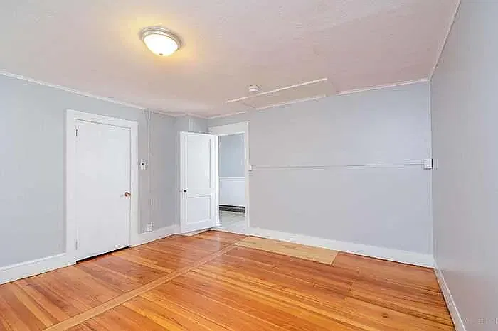 200 Elm St — Photo 4