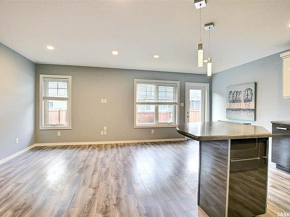 3rd image of UNIT 217-4002 Sandhill CRESCENT