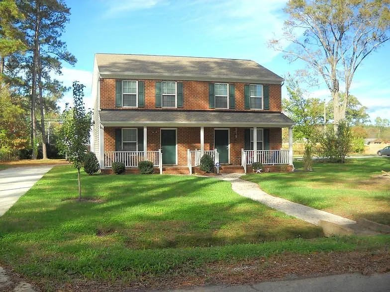 2 bed, 1.5 bath, 1200 sqft, $1,650 — Photo 1