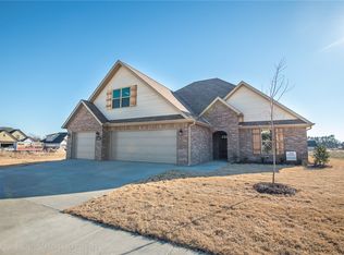 461 Via Stelvio Ave, Springdale, AR 72770