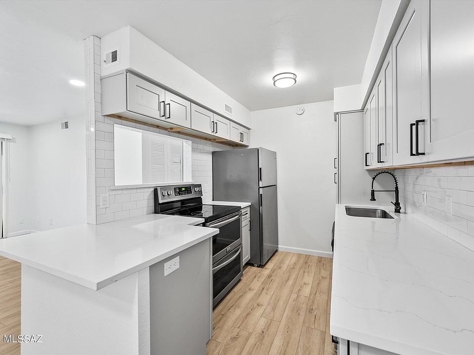 1st image of 6325 N Barcelona Ln Unit 708