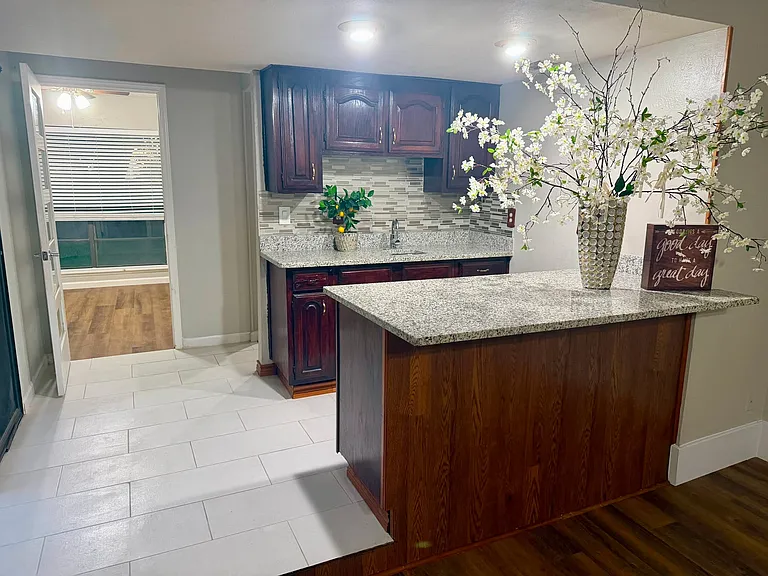 2929 Winterberry Dr — Photo 6