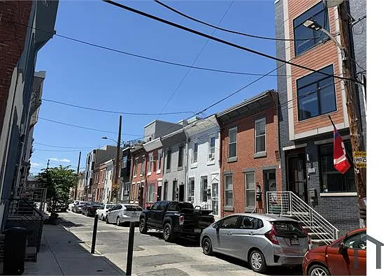 2 bed, 900 sqft, $1,850 — Photo 2