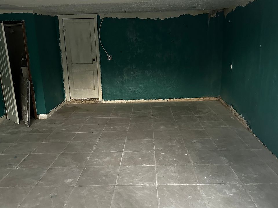 2nd image of 2905 Moncrief Rd #5