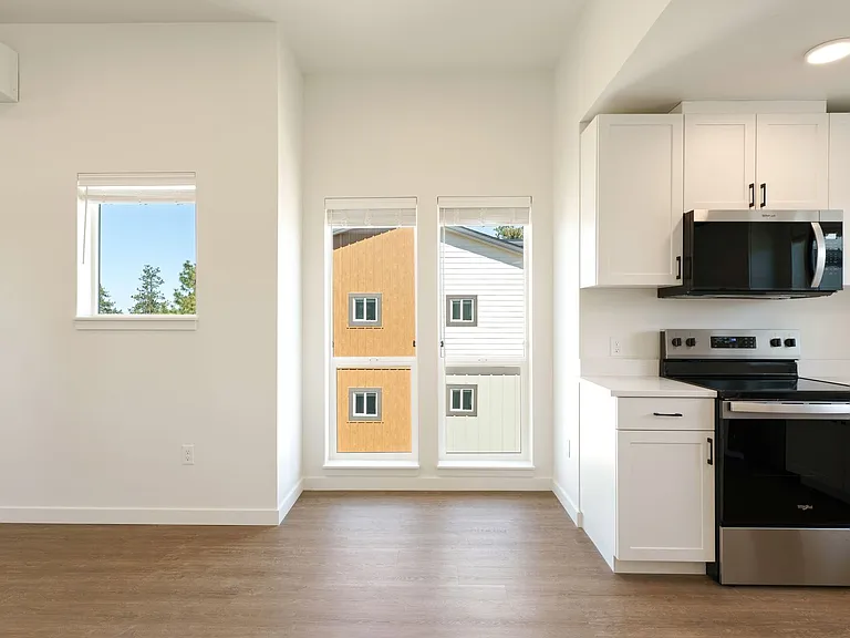 Bridgewater Apartments — Photo 47