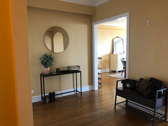 3rd image of 4300 N Marine Dr APT 1004