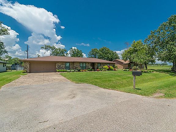 2nd image of 210 Staples Dr