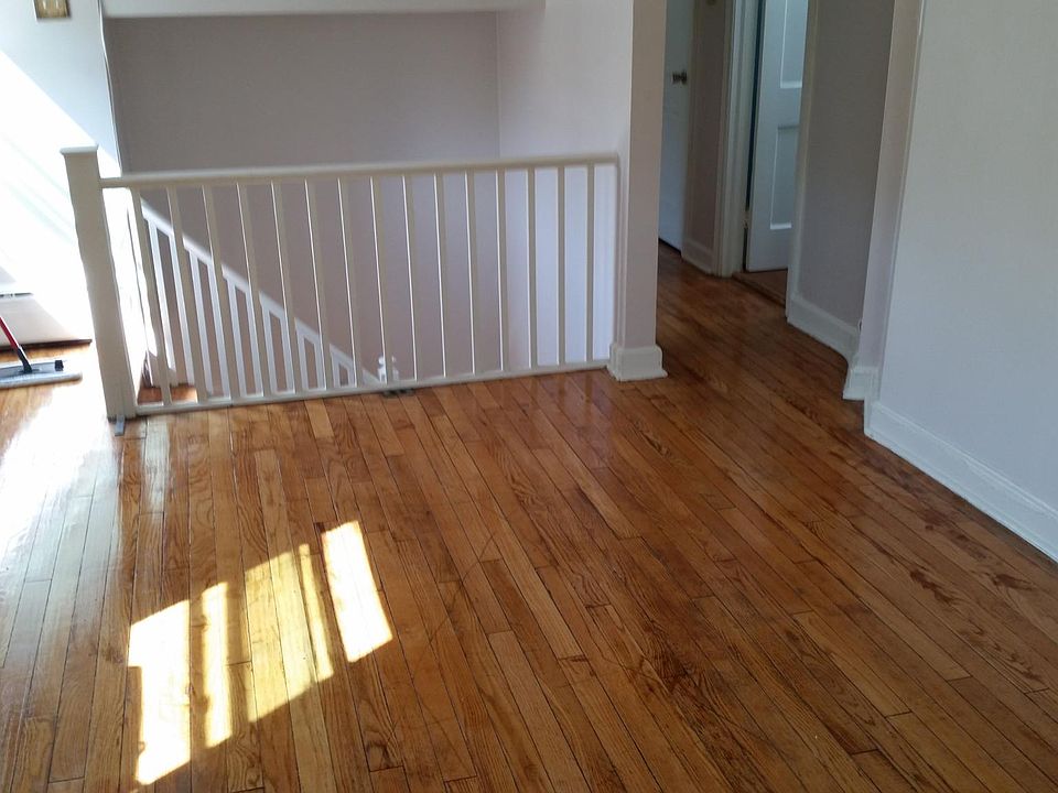 1st image of 646 W Park Ln #2