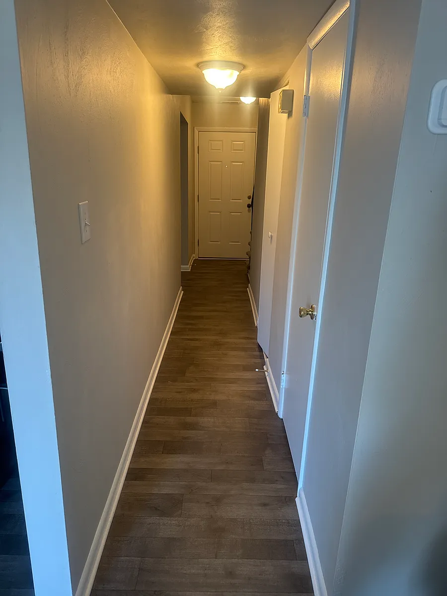 Building Photo - 634 Redkirk Ln #634