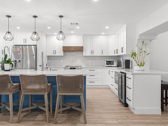 5th image of 272 Codrington Drive