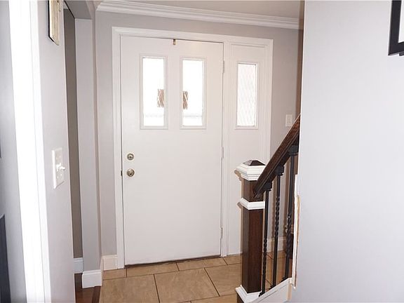 3rd image of 706 Scarboro Dr