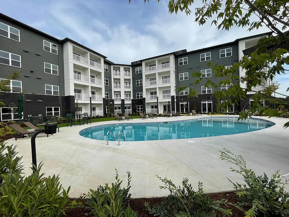 1540 Lebanon Pike #406