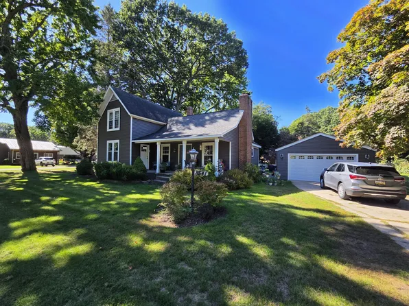 8541 Sheridan St, Montague, MI 49437