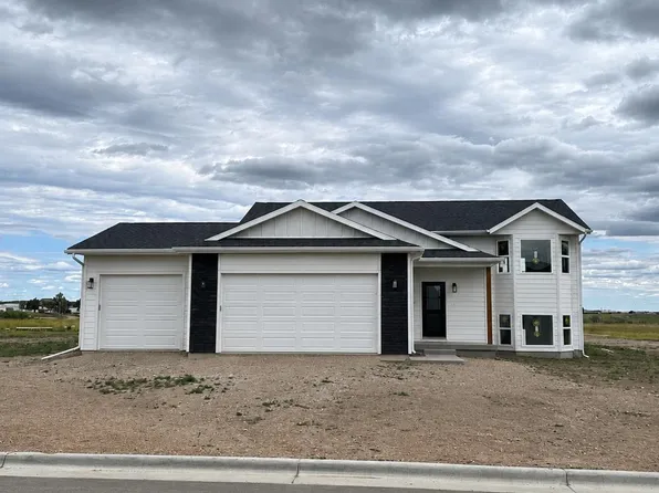 616 Bull Run Dr, Box Elder, SD 57719