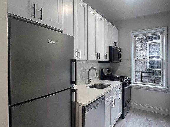 4th image of 3810 Greystone Ave APT 506
