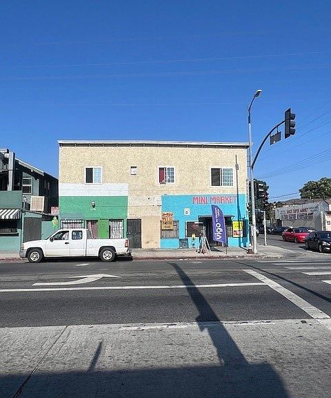 Listing photo 2