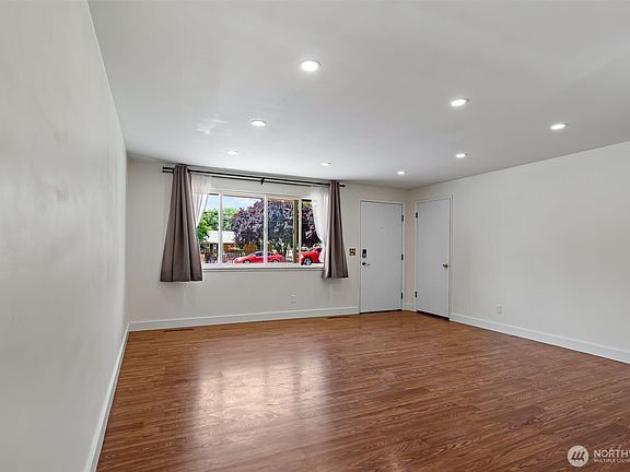 3rd image of 1306 N Water Street