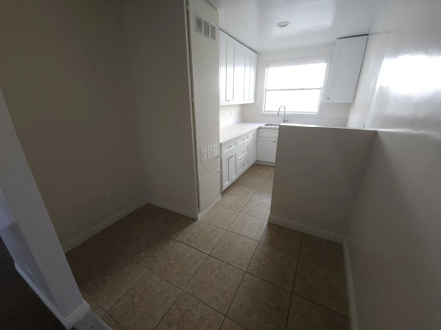 2 bed, 650 sqft, $2,450 — Photo 4