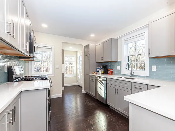 48 Caldwell Rd, Waltham, MA 02453