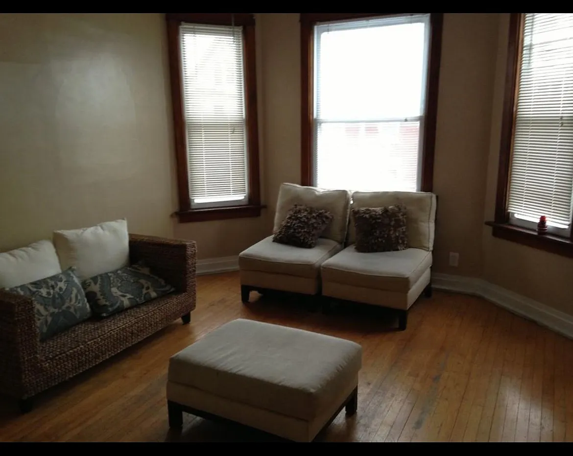 2 bed, 1000 sqft, $1,650 — Photo 2