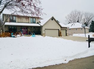 2925 46th Ct E, Inver Grove Heights, MN 55076