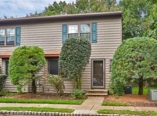 75 Pheasant Run #10, Edison, NJ 08820