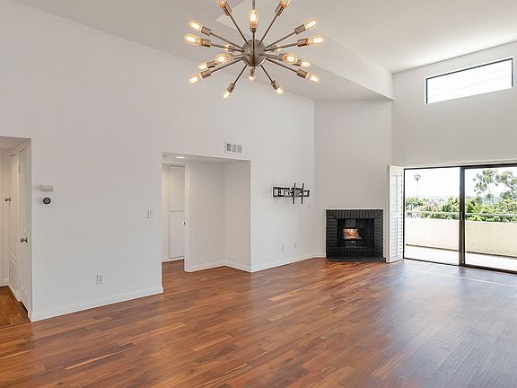 3rd image of 3544 S Centinela Ave APT 302