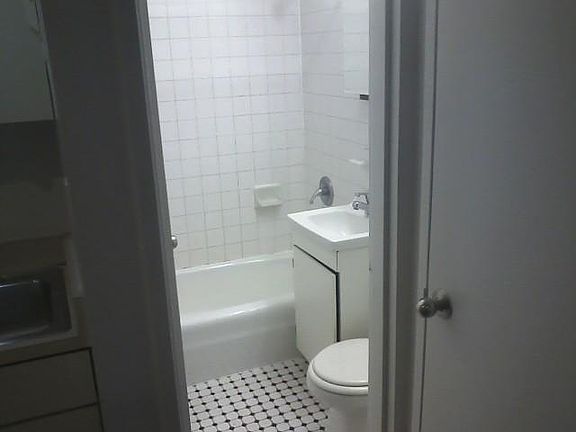 3rd image of 114 7th Ave APT 3D