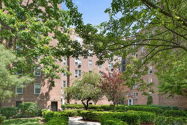 Sold by Exclusive Properties Sotheby's International Realty | media 17